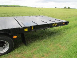 BEAVERTAIL LOW LOADER - Herbst Machinery Ltd