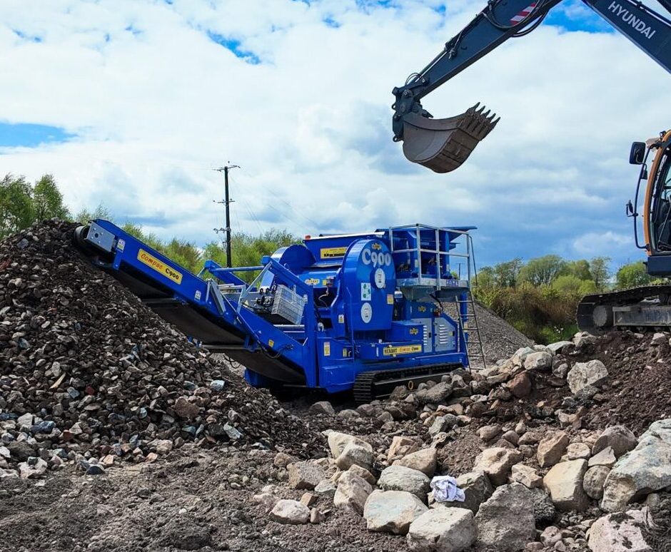 C900 Tracked Crusher - Image 11